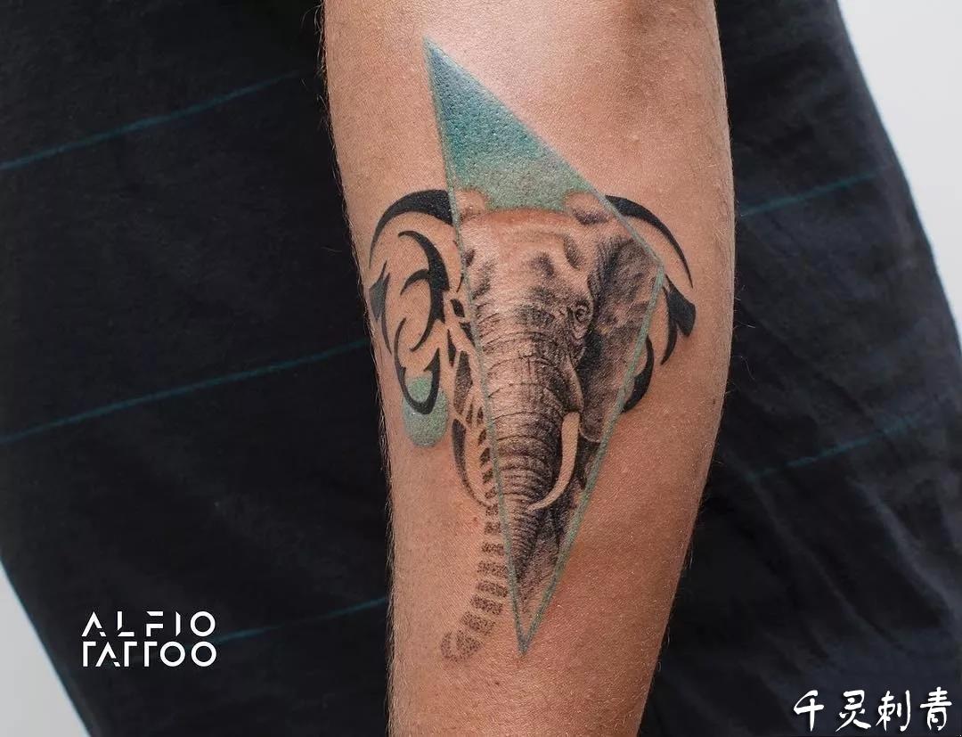 水彩大象纹身手稿图案