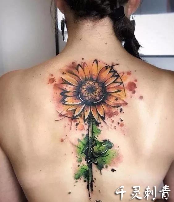 女神背脊向日葵纹身手稿图案