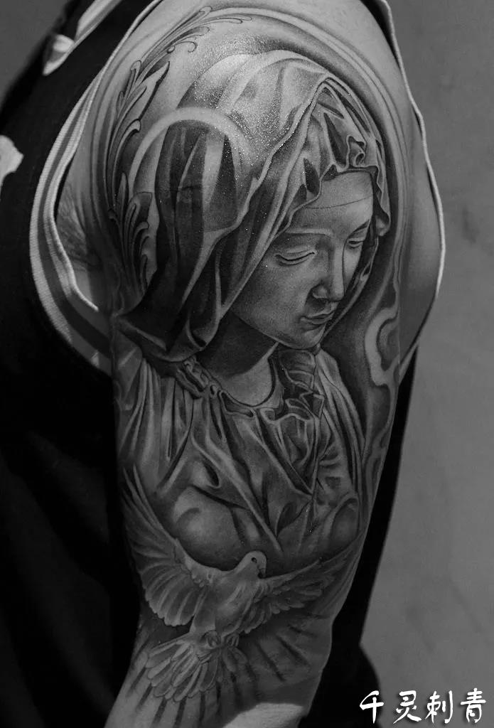 写实大臂圣母玛利亚纹身手稿图案