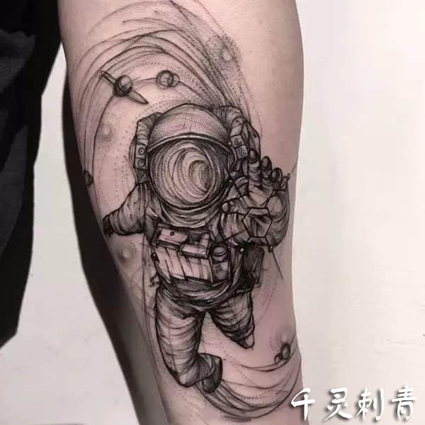 手臂宇航员纹身手稿图案