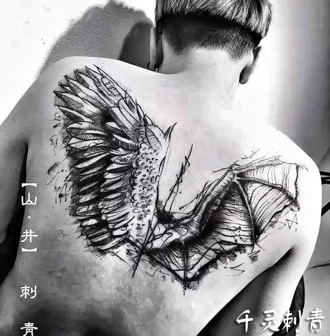 背部翅膀纹身手稿图案