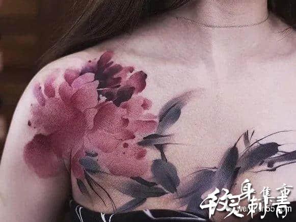 胸部水墨牡丹花纹身手稿图案